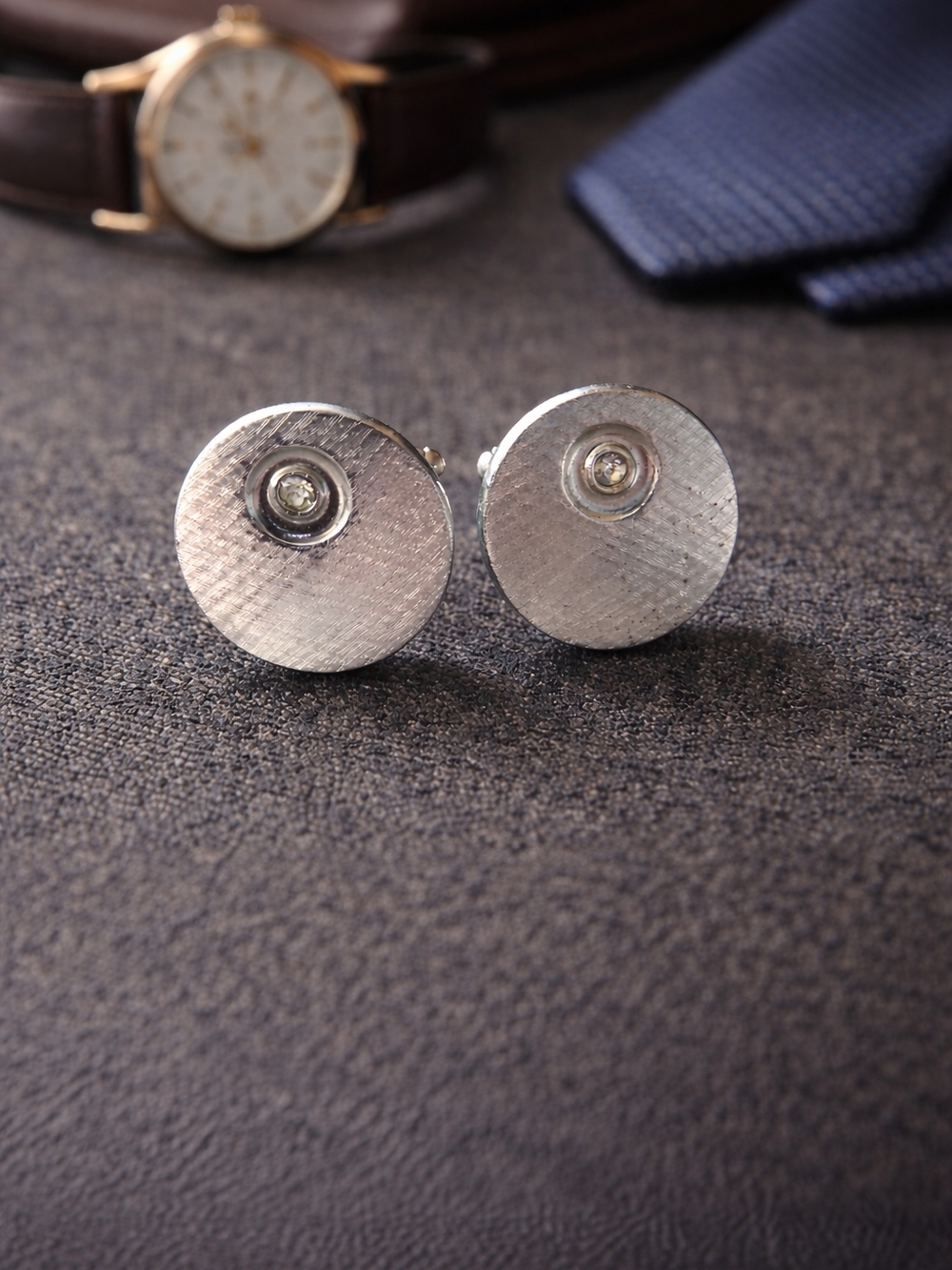 Men’s Silver-Tone Cufflinks – Classic Round